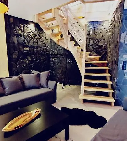 Wood House شقة
