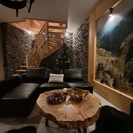 Apartament Wood House *